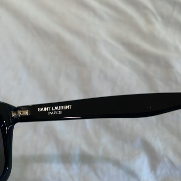 Like new Saint Laurent sunglasses - Picture 5 of 6